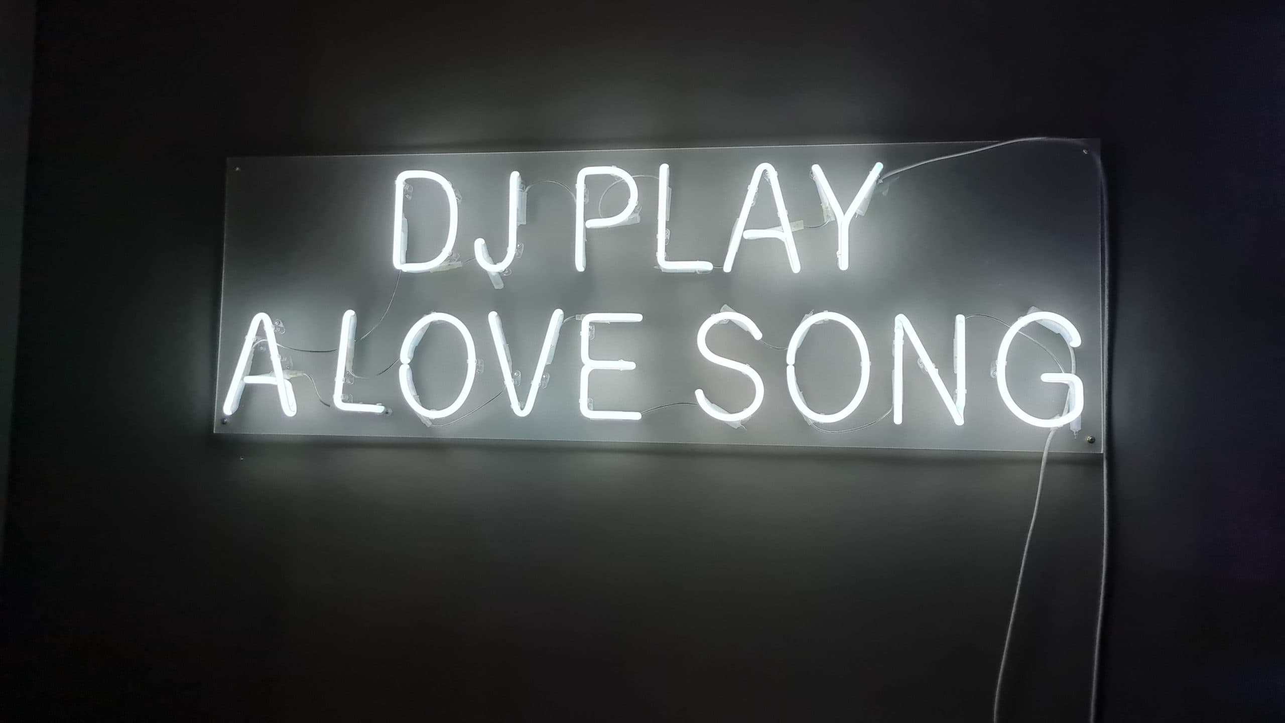 Neon διακοσμητική επιγραφή σε plexiglass